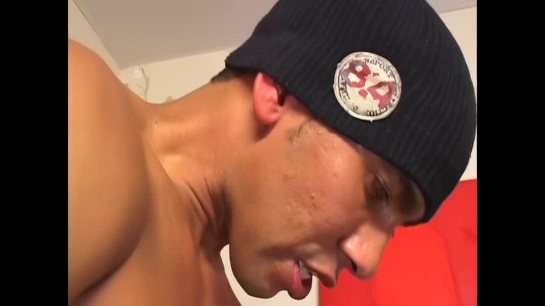 TGirls Fantasies: Freche transe reitet schwanz, bis sie hart kommt