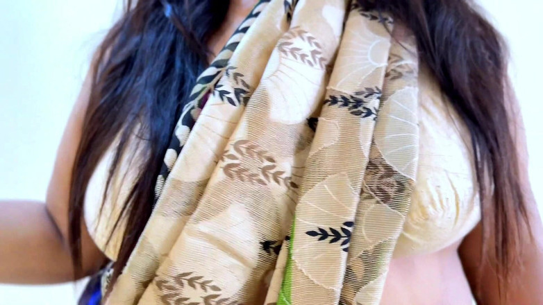 Aria Mia: Gujarati Zimmermädchen Ko Jabardast Chudai Jab Unki bloßes Zimmer Safayi...