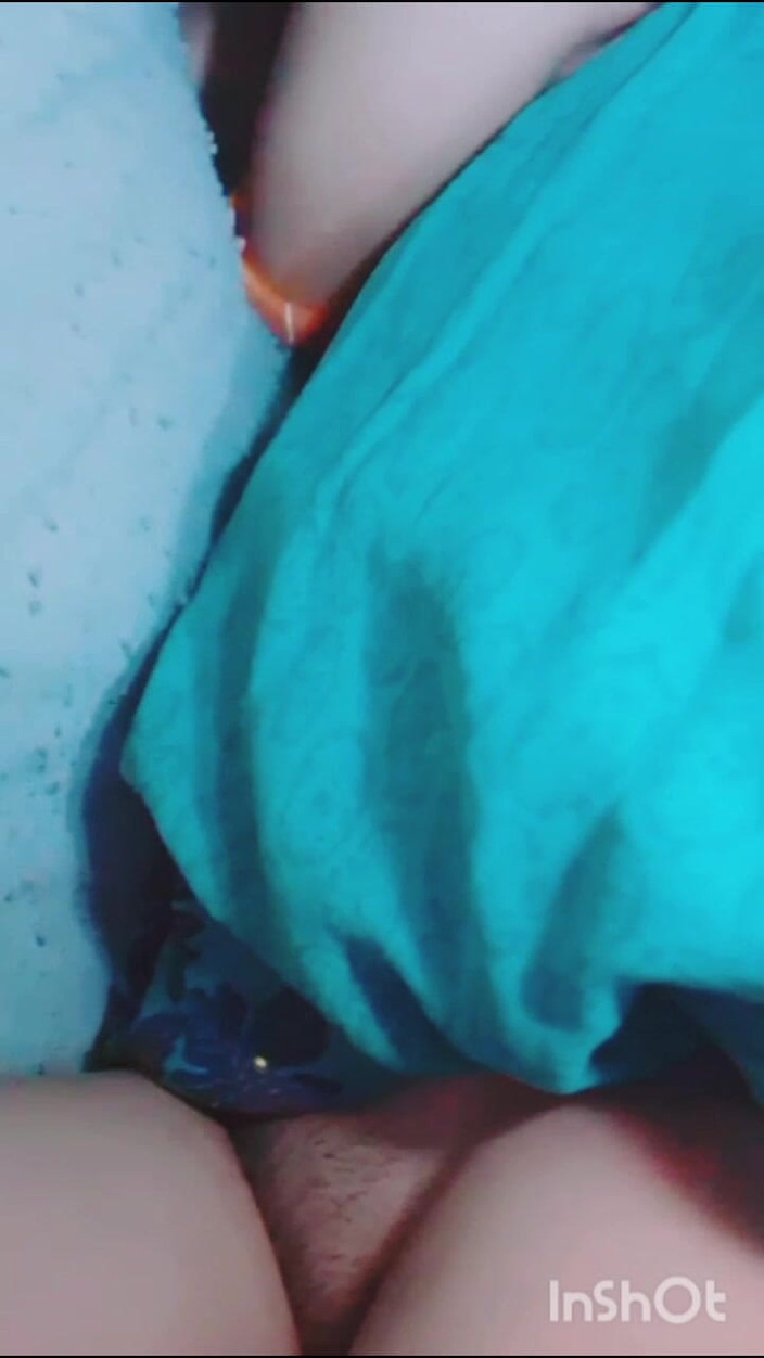 TricolorMusic3: Memek seksi tante seksi india ini dientot habis-habisan sama pria...