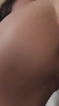 Adriana Chechik là một con đĩ hư hỏng thích được đụ mạnh, vành và nuốt tinh