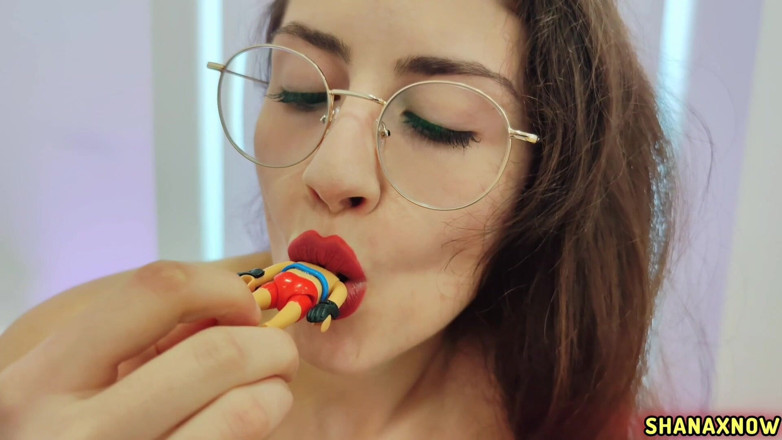 Shanaxnow: Fetiche playmobil figurine Uvula comido por giganta