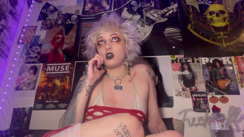 Glitterqueen1999: Glitterqueen1999 สาวโกธโดนพ่อเลี้ยงของเธอเข้าสิงและถูกทําให้น้ําแตก! การโอนเครื่องรางการครอบครองหุ่นต้องห้าม - เฟติชการเปลี่ยนแปลง