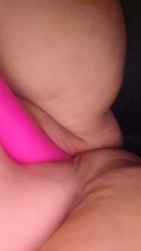 Caliente grandota se moja y jugosa
