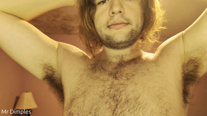 Mr Dimples: Я показываю свои подмышки после тренировки!