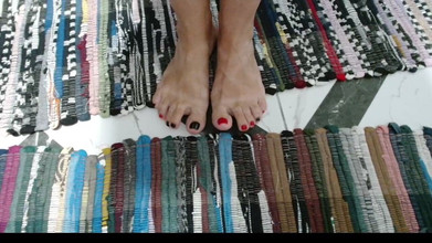 ANGELA_LADY: MILF tidak dihalang menanggalkan pakaiannya dan mengelak pantatnya di dapur...