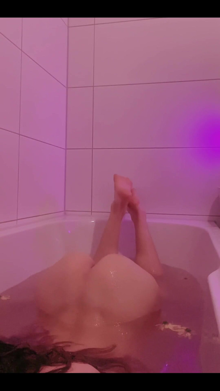 iamtonyrey: Seria kąpieli kontynuuje wygląd