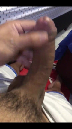 i7Bernard: Після того, як я намалював кімнату, я тріснув, що мастурбує No02