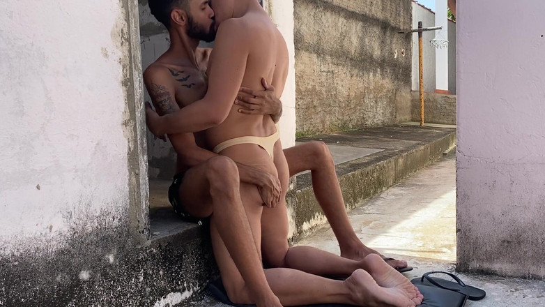 Leandro e Asafe: 我吮吸我穿着内裤的男朋友