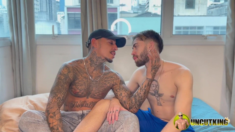 UncutKing: Hayden Gotti nesestříhaný král šuká Twink bez kondomu