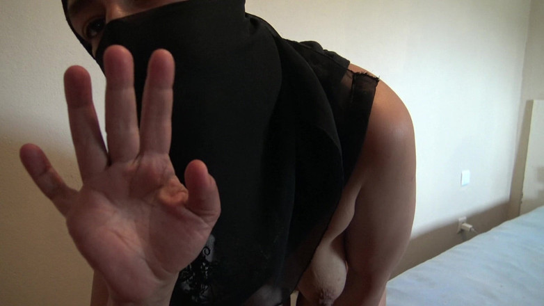 Souzan Halabi: 털이 무성한 보지에 영국 플랫메이트가 사정하는 이라크 바람난 남편 마누라