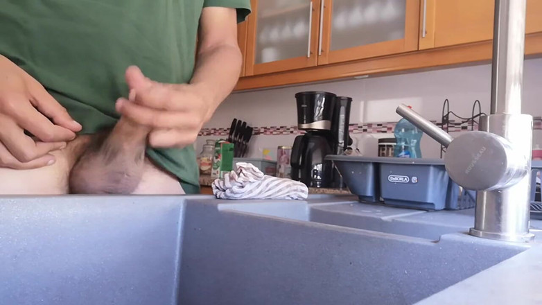 Rafael Torreano: Typ liebt es, in sein spülbecken zu kommen