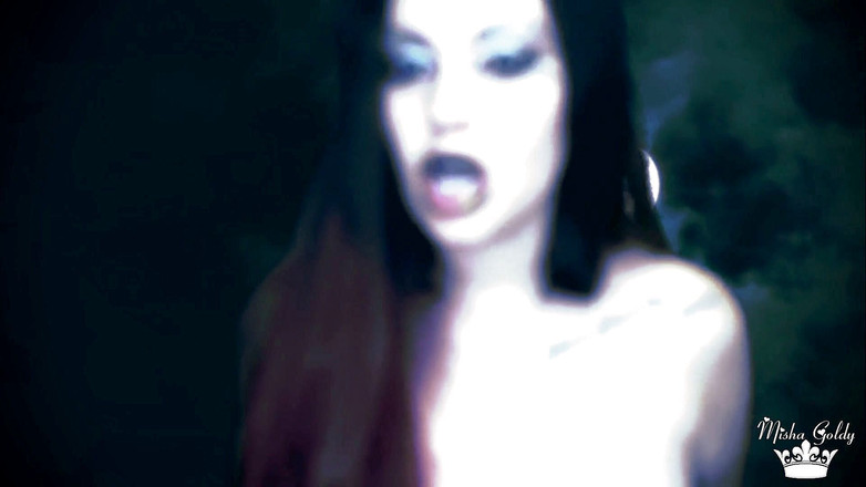 Goddess Misha Goldy: Жорстока Банші з'їсть вас і воскресить знову і знову після того, як ви кінчите їй в рот