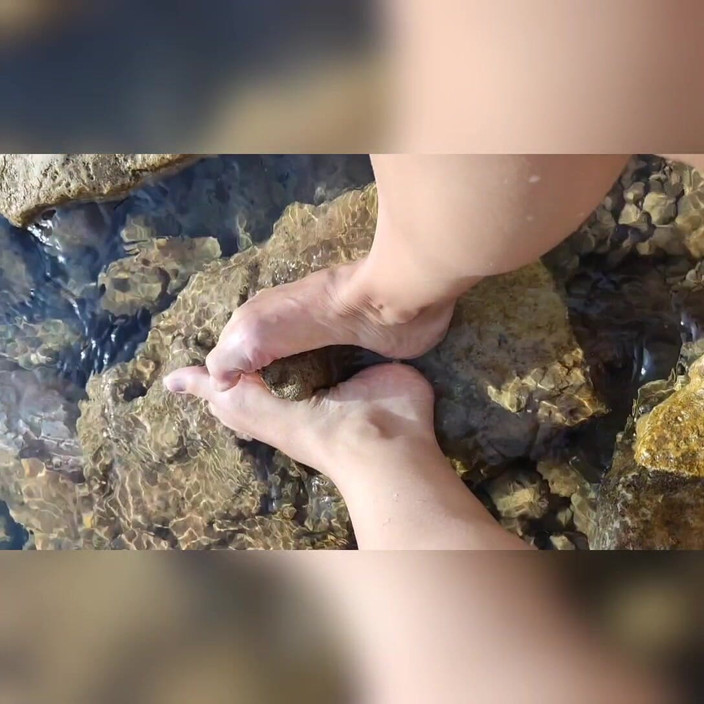 Hairy couple: Footjob V Moři Představ Si, Že Můj Kámen Je TVůj Penis