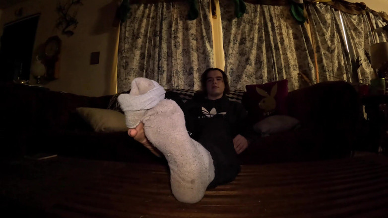 Miss Dimples: Aku tiba-tiba sange berat waktu lagi ngendur kaus kakiku yang...