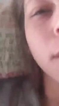 Une amie se fait baiser la chatte
