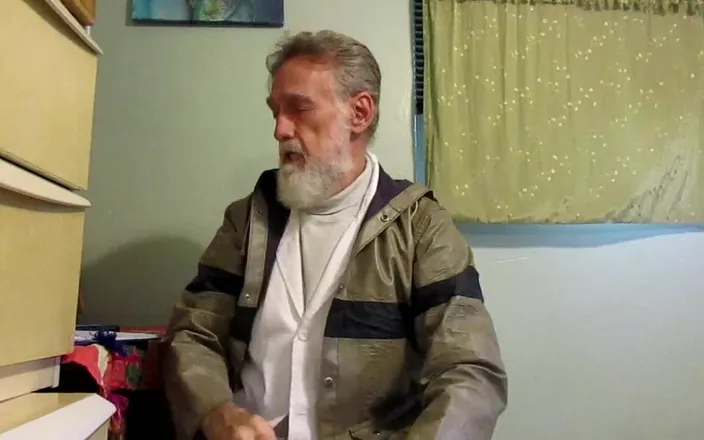 Mr hairy gardener: Yum, Yum, Eat 'em up Scientist Video Part 1