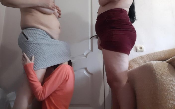 Lesbian-illusion: Na zmianę liżę cipki moich dwóch ciężarnych dziewczyn