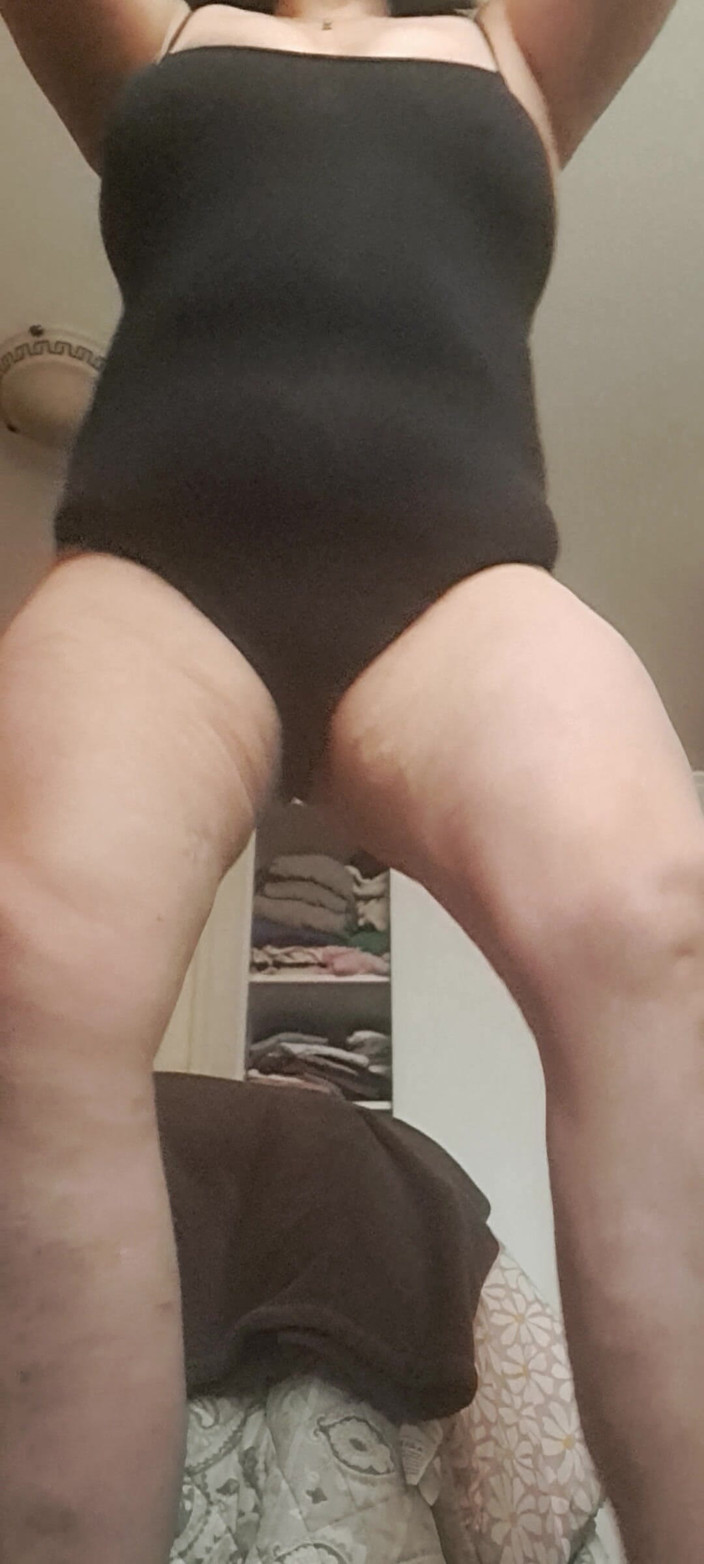 Mommy big hairy pussy: Sexual Movement