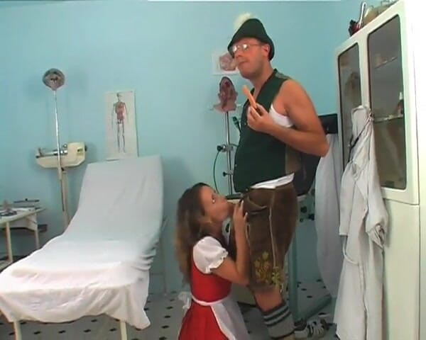 Rosetti: Bávara cadela é fodida por seu médico