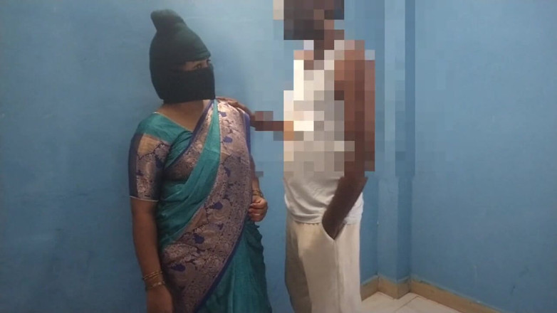 Tamil lesbian: Karım patronumla seks yapıyor. Ateşli üçlü grup seks