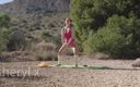 Sheryl X: Outdoor-Yoga in strumpfhosen im wald