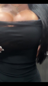 Soirée dans une petite culotte noire ou pas de culotte ?
