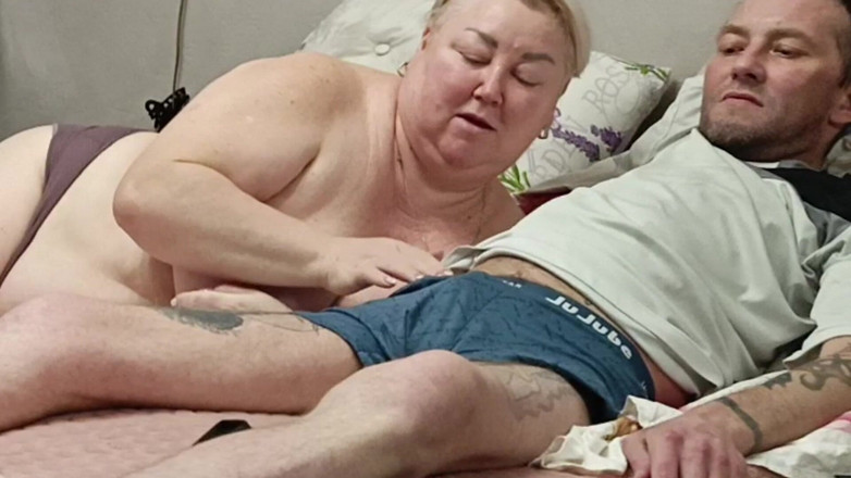 Zona901: The Bitch Sucks My Dick with Her Mouth Until I...