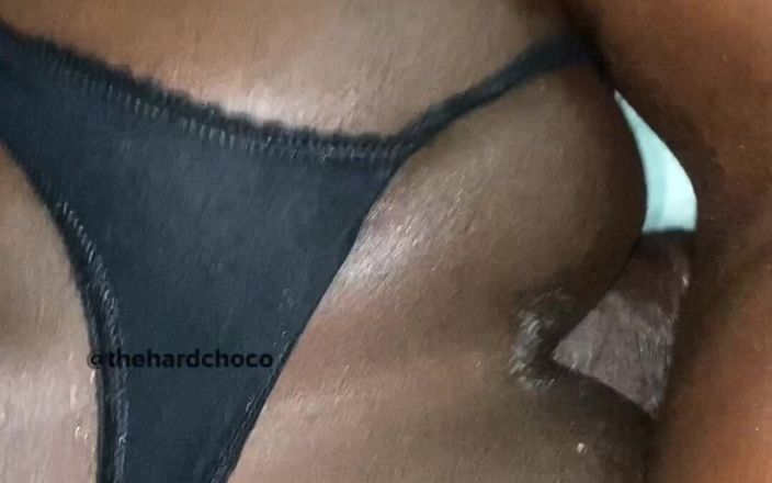 Thehardchoco: Den chokladbubblakakan slogs upp och öppnades av pappas tunga och feta...
