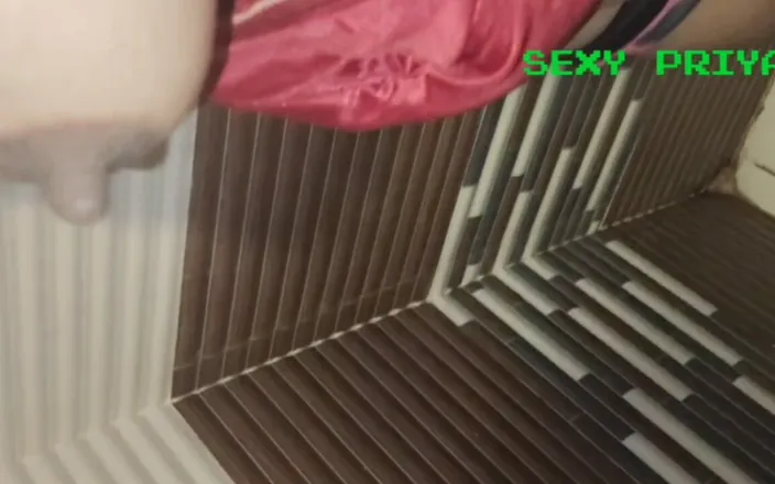 Desisexycpl123: Priya Bhabhi Hardcore Sex Cum and Piss Bath