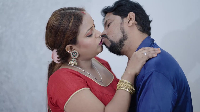 UncutPlus: Seeing Indian Beautiful Bhabhi, Neighborhood Boy Slips and Has Sex...