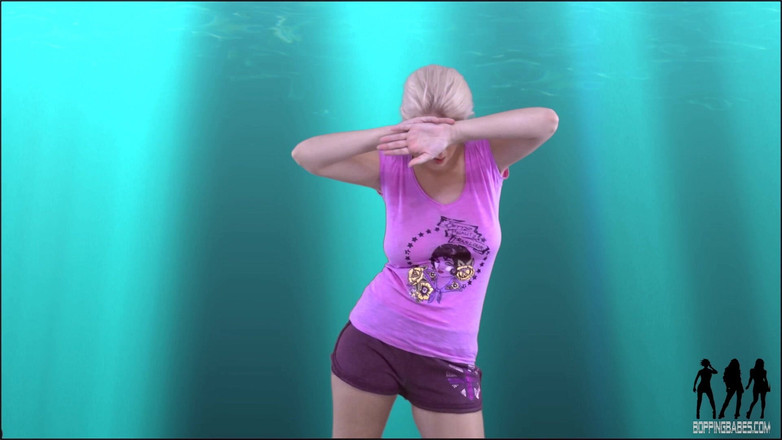 Bopping babes: Holly M - rosa y alegre