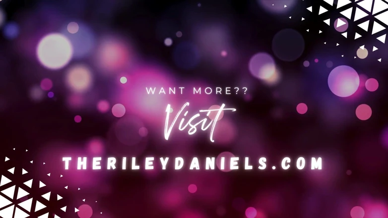 Riley Daniels: Farting, Winking and Pussy Teasing