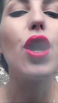 따먹히는 에 더 가까워짐