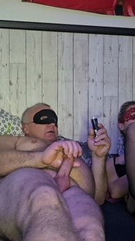 Amatorska para masturbuje się razem