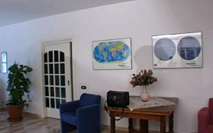 Vintage Italian amateur vhs 90 s: 90 के दशक का अपवादजनक अश्लील वीडियो vhs पर खोजा गया #2