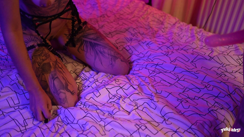 yukinky: ストラップオンレズビアン:彼女の男の前でセックスする