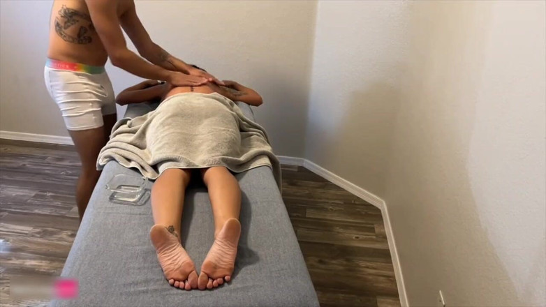 LeeStars: Married Woman Seduced by Hot Massage Therapist