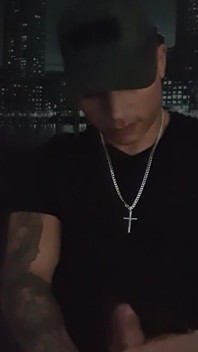 Mi chico me atrapó mientras me masturbaba y fumaba