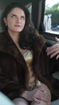 Francesca, Horny Brunette, Loves Hardcore Sexe