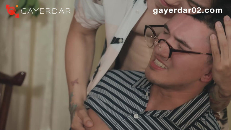 GAYERDAR: Gd-007 gangster gangster die treurt om stiefvader en stiefzoon