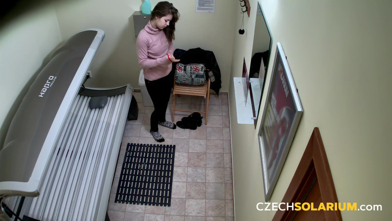 Czech Solarium: Czech Solarium 28: Brunette’s Pussy on Full Display