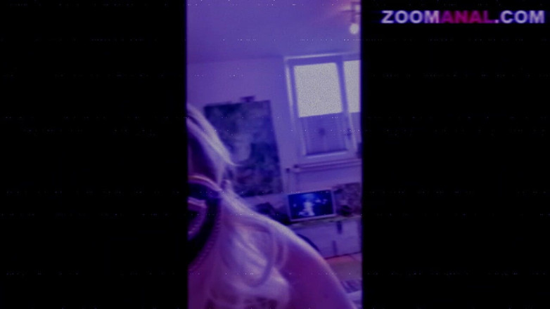 Zoomanal: MILF blonde bertemu dengan pelanggan Arabnya