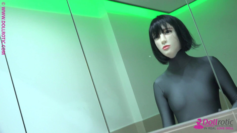 Dollrotic: Trasformazione della bambola zentai