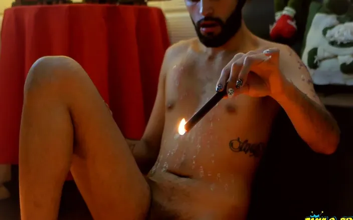 Camilo Brown: Playing with some colorful candles to the sound of Сhristmas carols