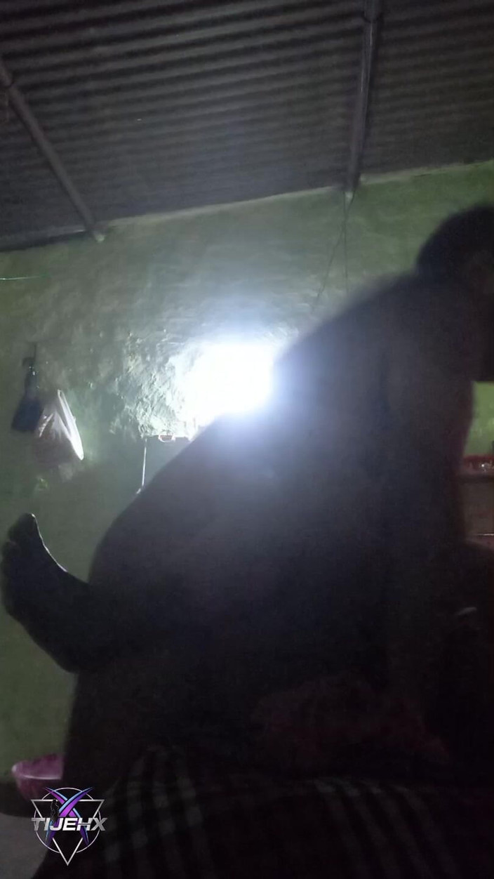 TijehX: Une bhabhi du village desi insatisfaite se fait baiser par...