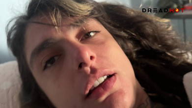 Dread Hot: M-am trezit excitat și m-am masturbat, prietenul meu era în cameră. Partea 1