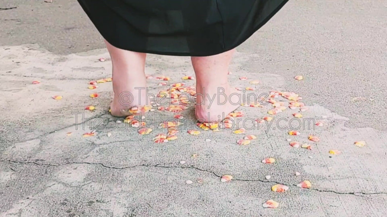 TheLadyBaine: SSBBW barfuß-demoness candy mais-zermalmen