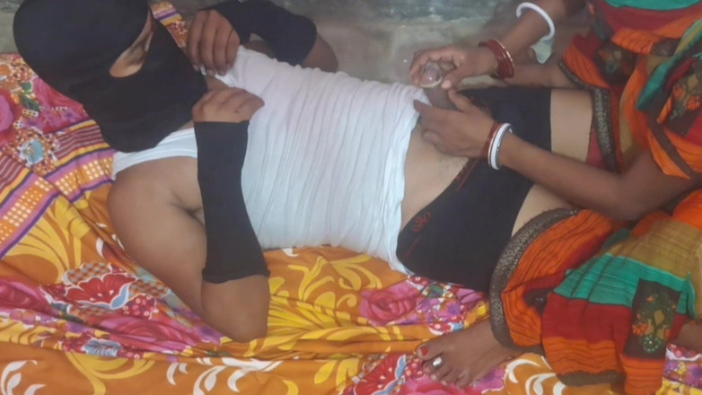 Trilokinath: 방에서 주택 소유자에게 따먹히는 Talgu Slime 금형 아줌마