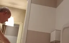 Kurvig milf knullas på hotell