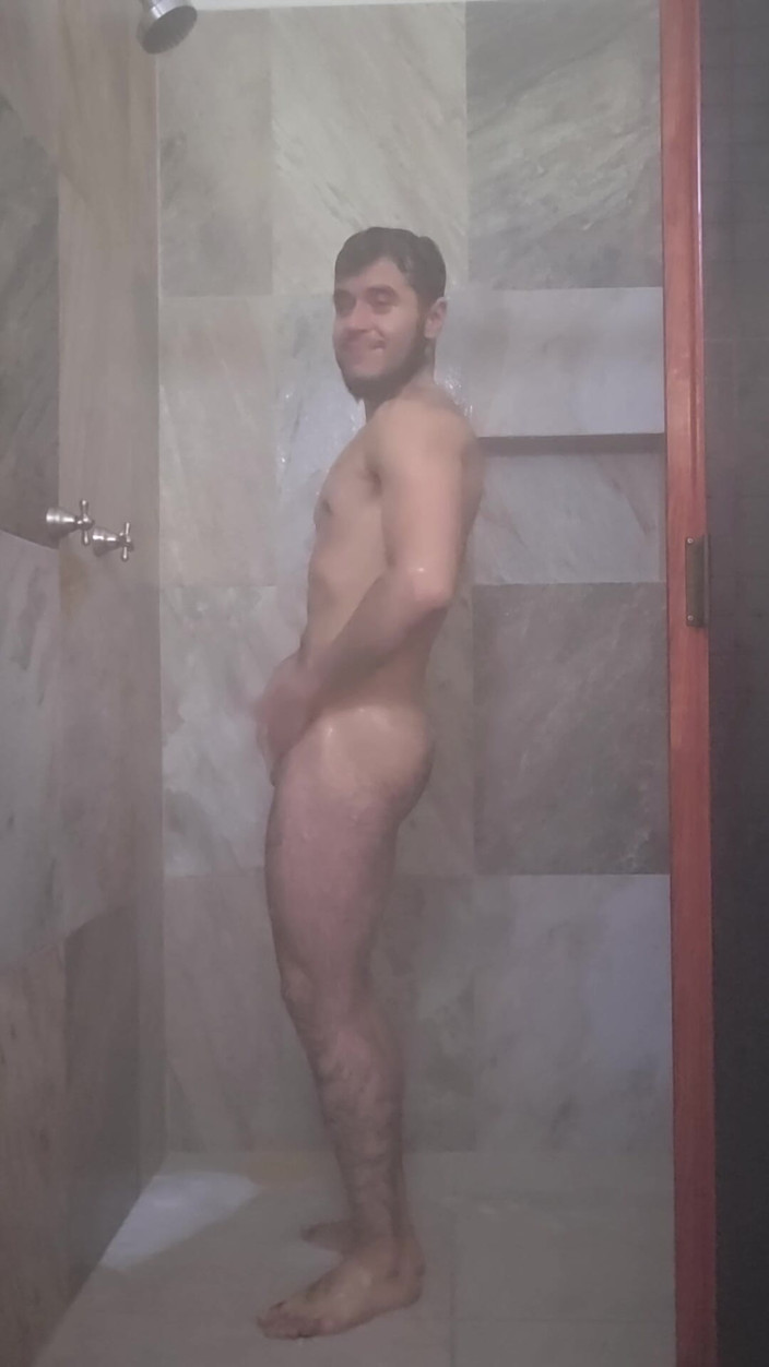 Alxndr McFee: VAS-TU PRENDRE UNE DOUCHE AVEC MOI ?